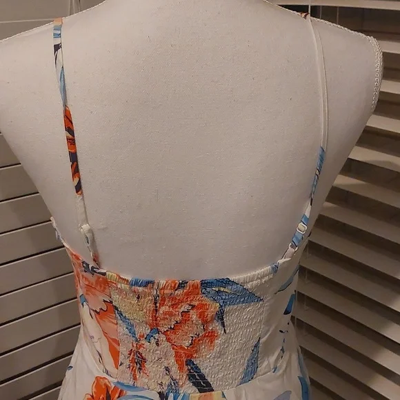 Old Navy Floral White Dress - Picture 3 of 4